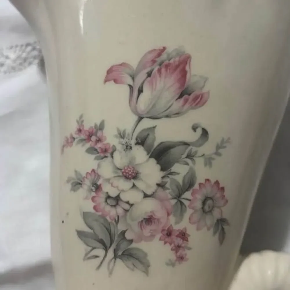 Vintage Cornucopia Vase USA Pottery 10.5” Floral Gold Trim Farmhouse Decor